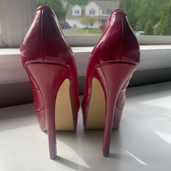 Heels - Picture 3 of 3